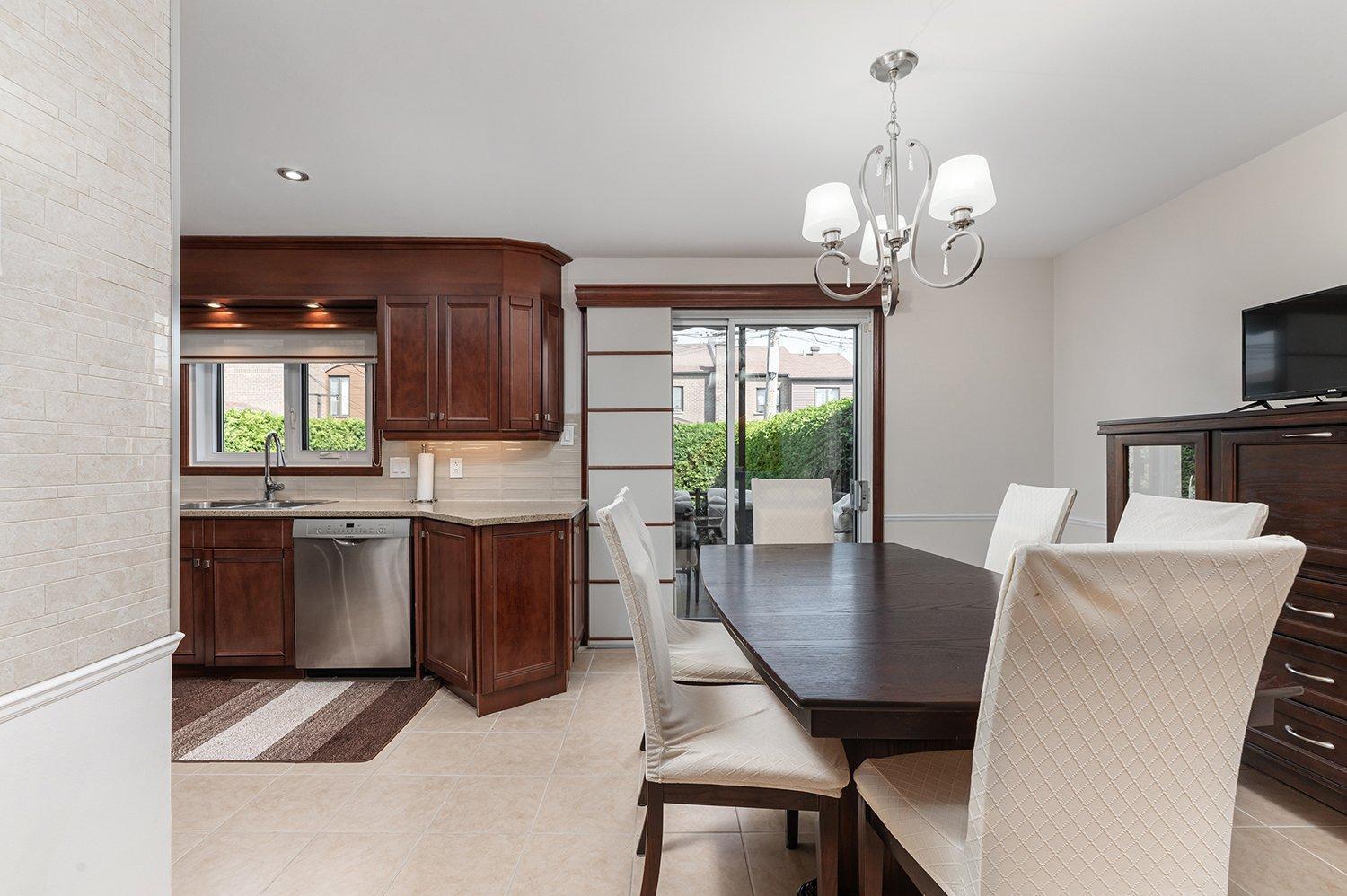 









8227


Rue Benjamin-Franklin

,
Montréal (Rivière-des-Prairies/Pointe-aux-Trembles),




QC
H1E7M8

