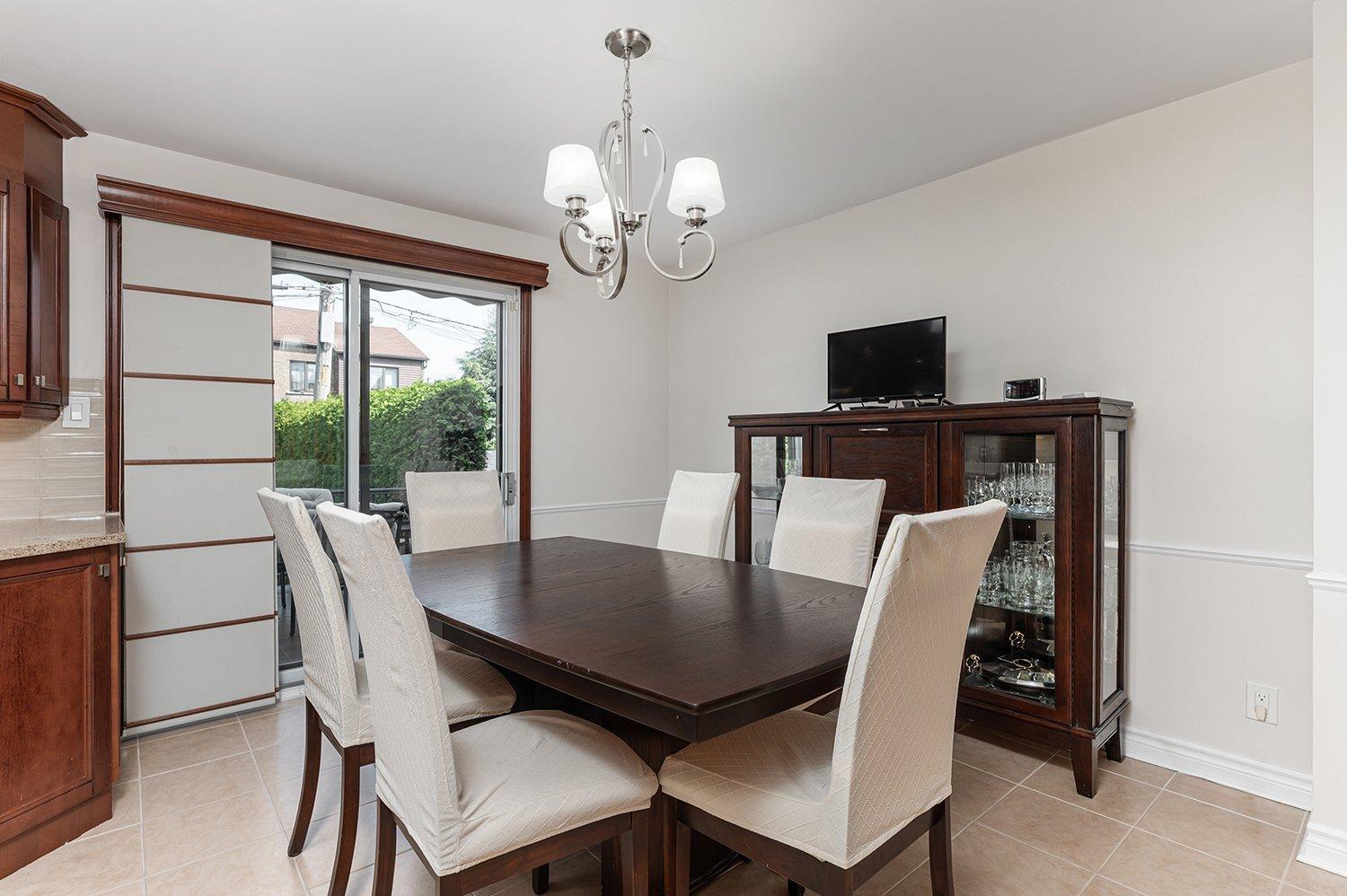 









8227


Rue Benjamin-Franklin

,
Montréal (Rivière-des-Prairies/Pointe-aux-Trembles),




QC
H1E7M8

