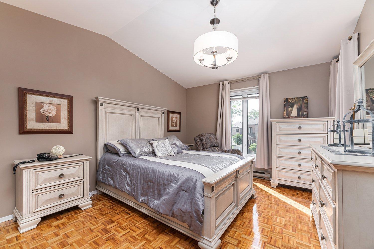 









8227


Rue Benjamin-Franklin

,
Montréal (Rivière-des-Prairies/Pointe-aux-Trembles),




QC
H1E7M8

