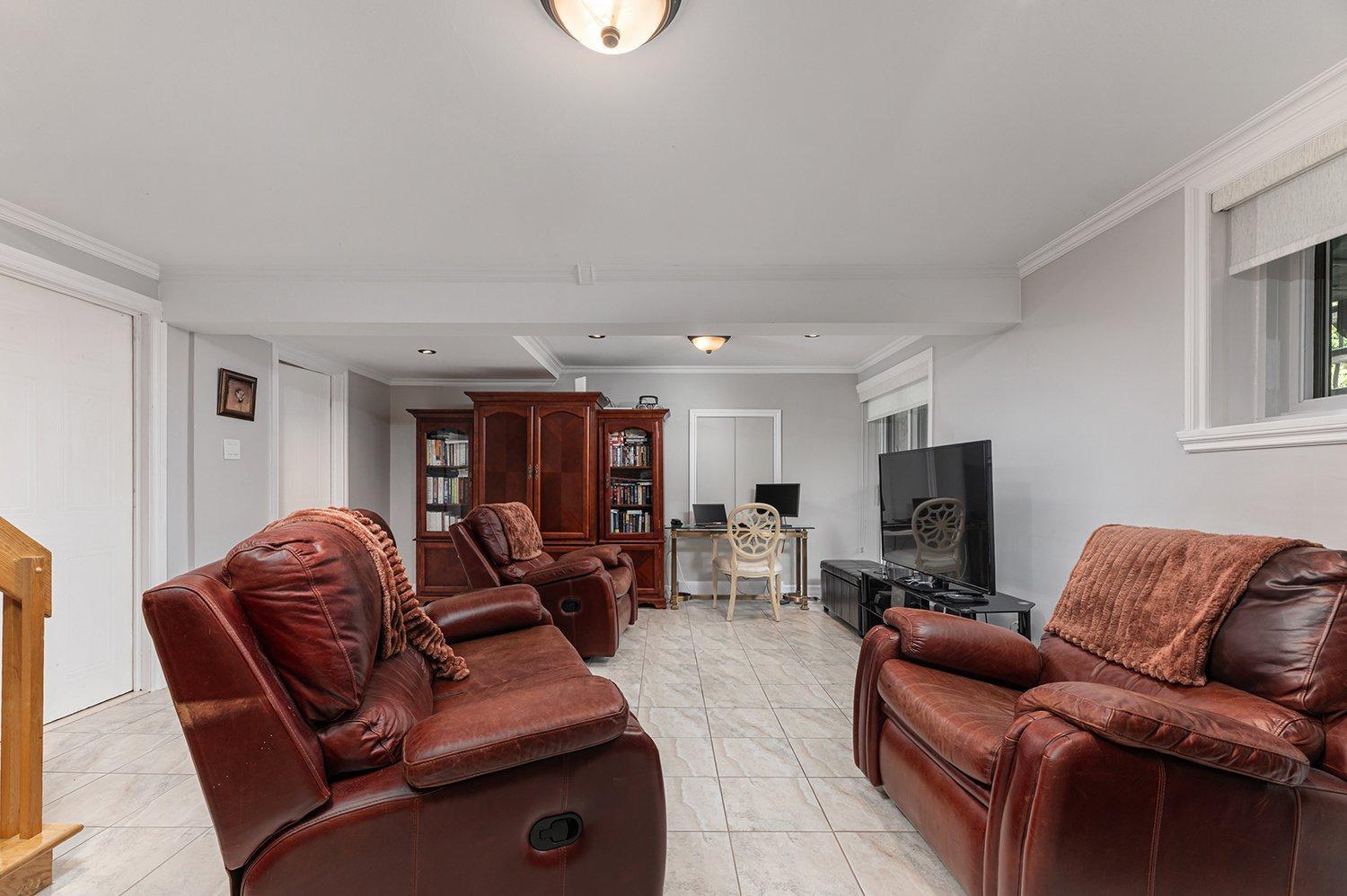 









8227


Rue Benjamin-Franklin

,
Montréal (Rivière-des-Prairies/Pointe-aux-Trembles),




QC
H1E7M8

