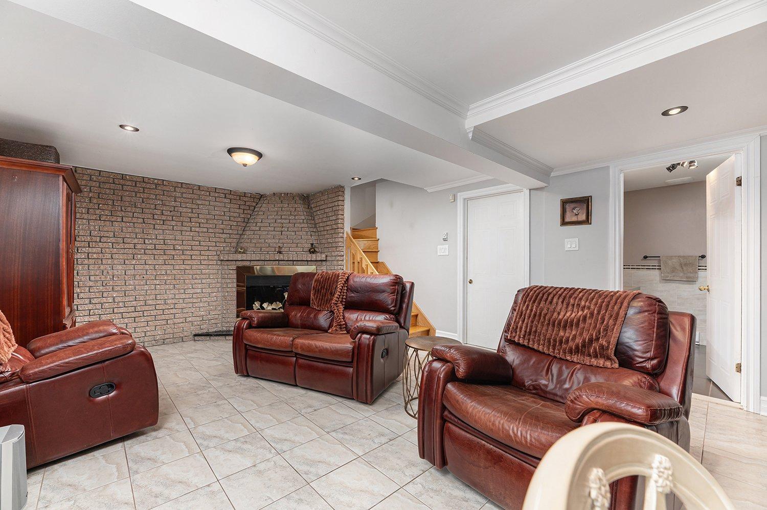 









8227


Rue Benjamin-Franklin

,
Montréal (Rivière-des-Prairies/Pointe-aux-Trembles),




QC
H1E7M8

