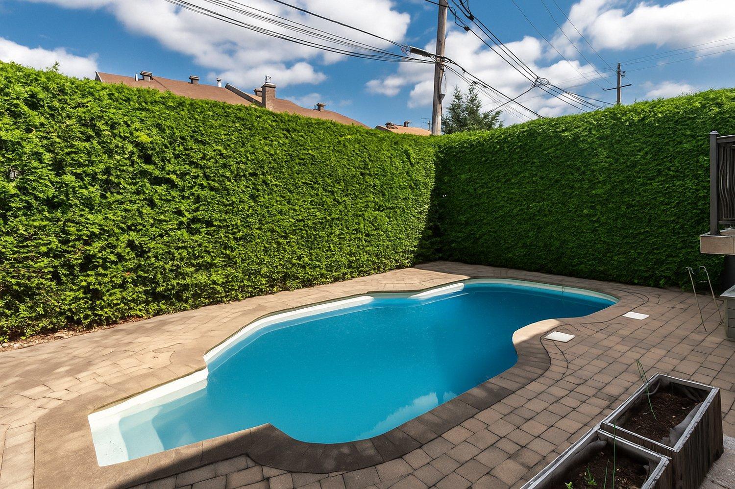 









8227


Rue Benjamin-Franklin

,
Montréal (Rivière-des-Prairies/Pointe-aux-Trembles),




QC
H1E7M8

