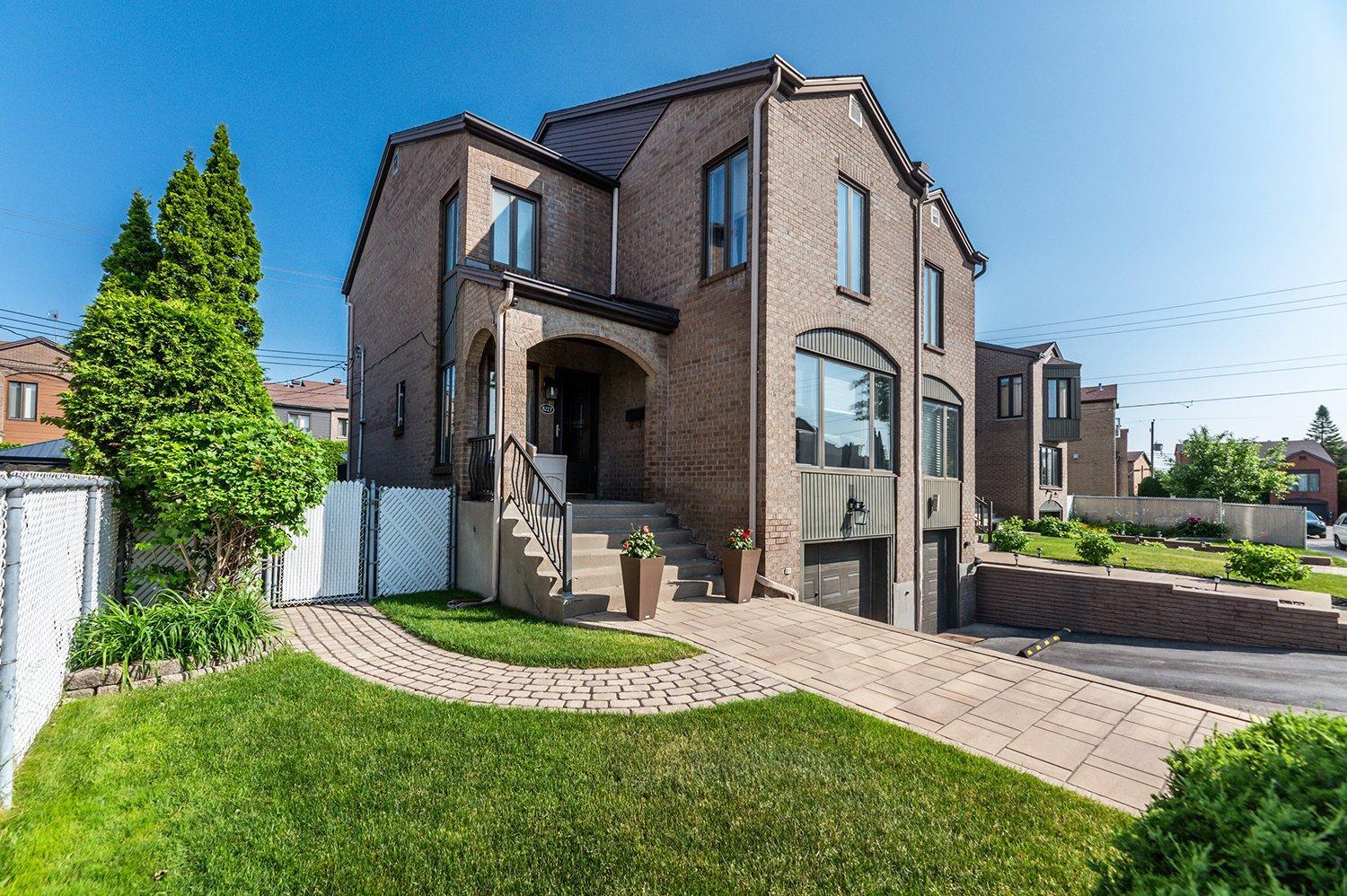 









8227


Rue Benjamin-Franklin

,
Montréal (Rivière-des-Prairies/Pointe-aux-Trembles),




QC
H1E7M8

