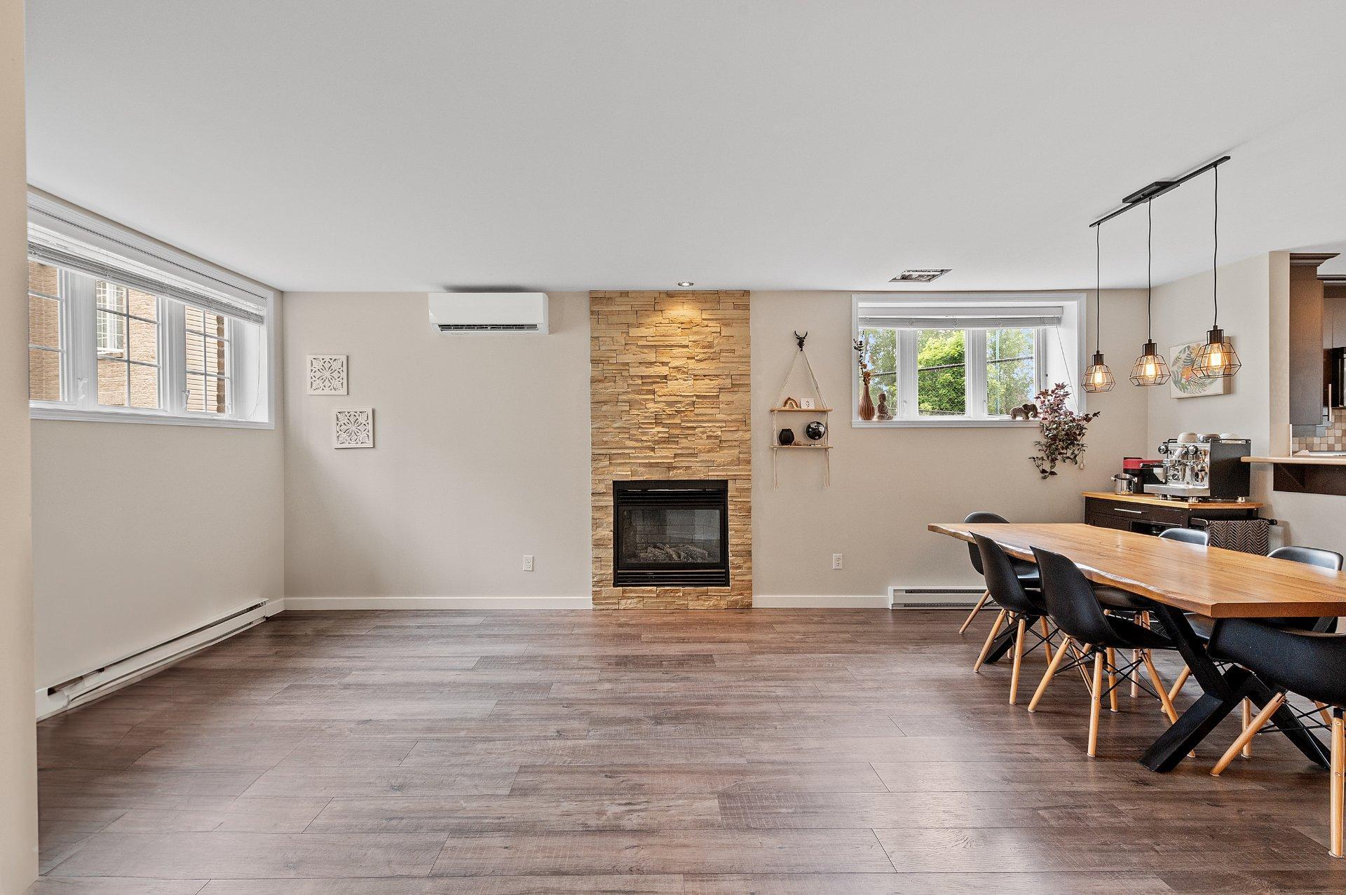 









373


Rue Margaux

,
Mascouche,




QC
J7K0E9

