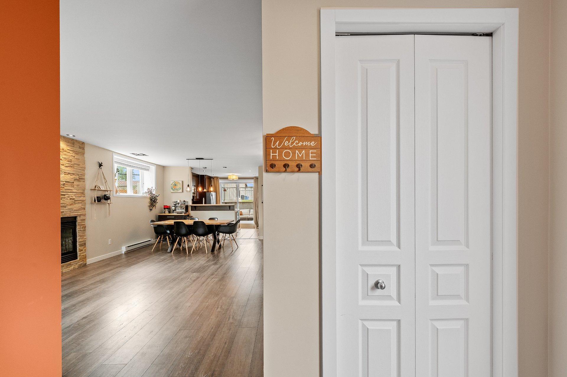









373


Rue Margaux

,
Mascouche,




QC
J7K0E9

