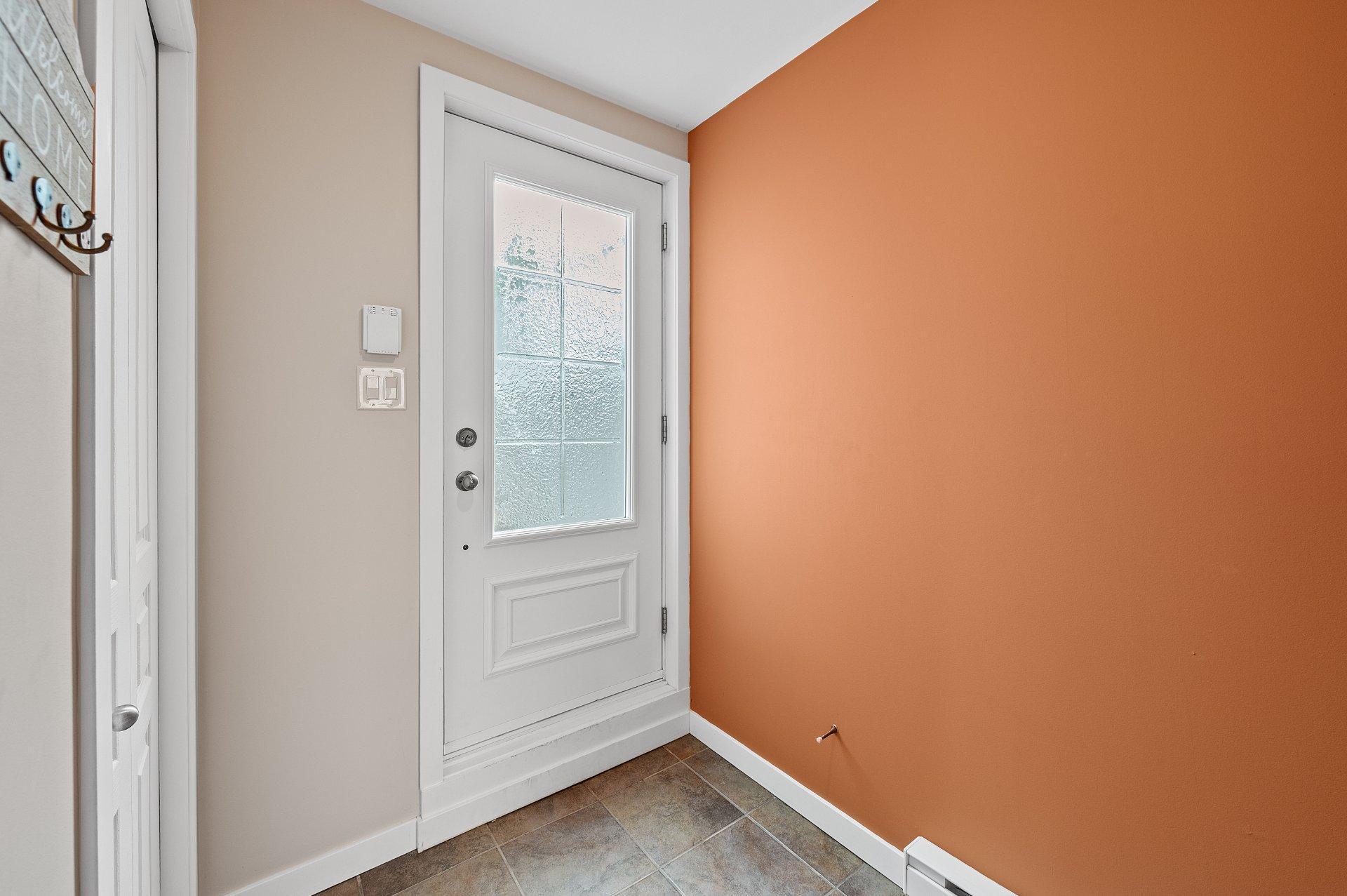 









373


Rue Margaux

,
Mascouche,




QC
J7K0E9

