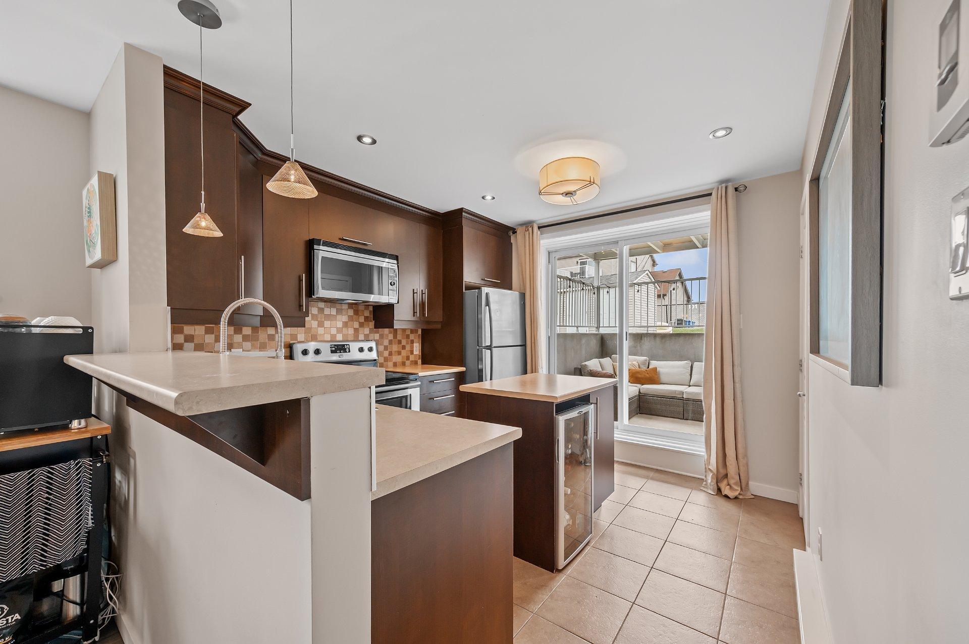 









373


Rue Margaux

,
Mascouche,




QC
J7K0E9

