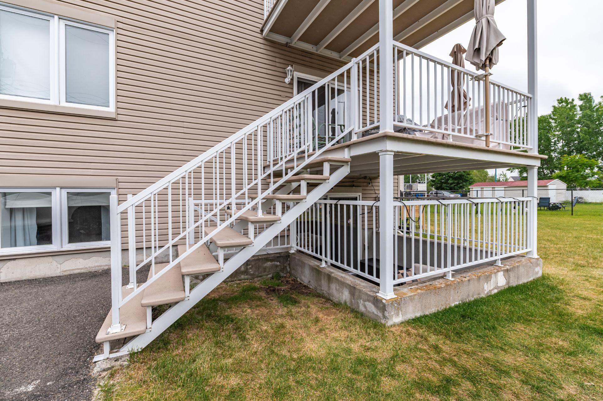 









373


Rue Margaux

,
Mascouche,




QC
J7K0E9

