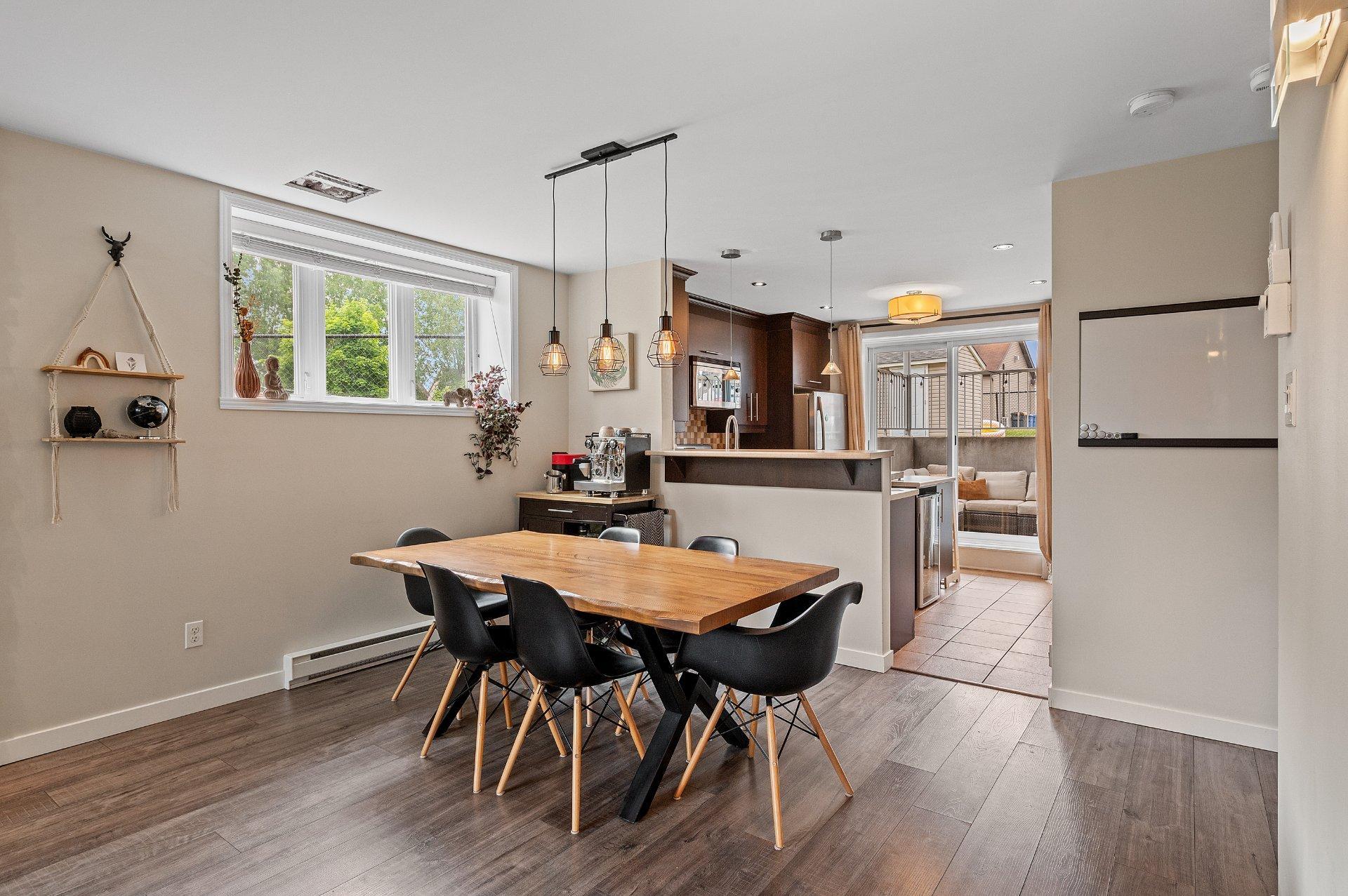 









373


Rue Margaux

,
Mascouche,




QC
J7K0E9

