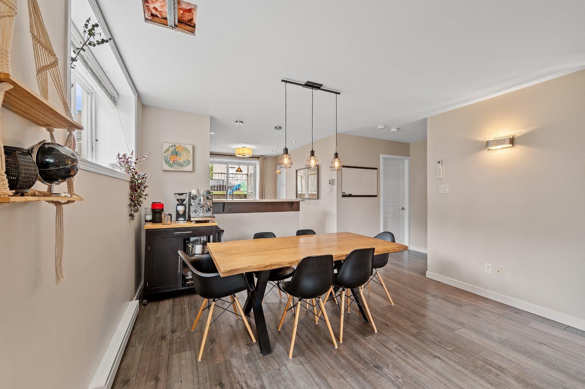 









373


Rue Margaux

,
Mascouche,




QC
J7K0E9

