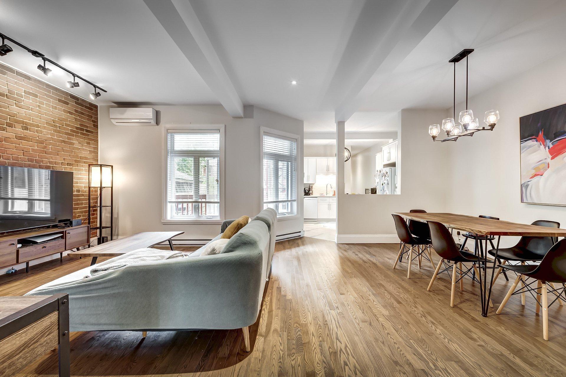 









2289

 - 2293


Rue Sheppard

,
Montréal (Ville-Marie),




QC
H2K3L1

