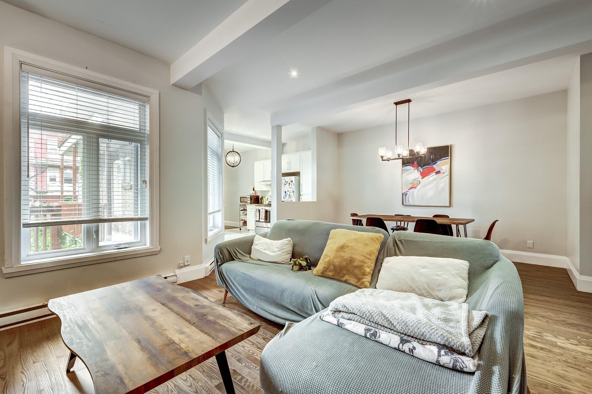 









2289

 - 2293


Rue Sheppard

,
Montréal (Ville-Marie),




QC
H2K3L1

