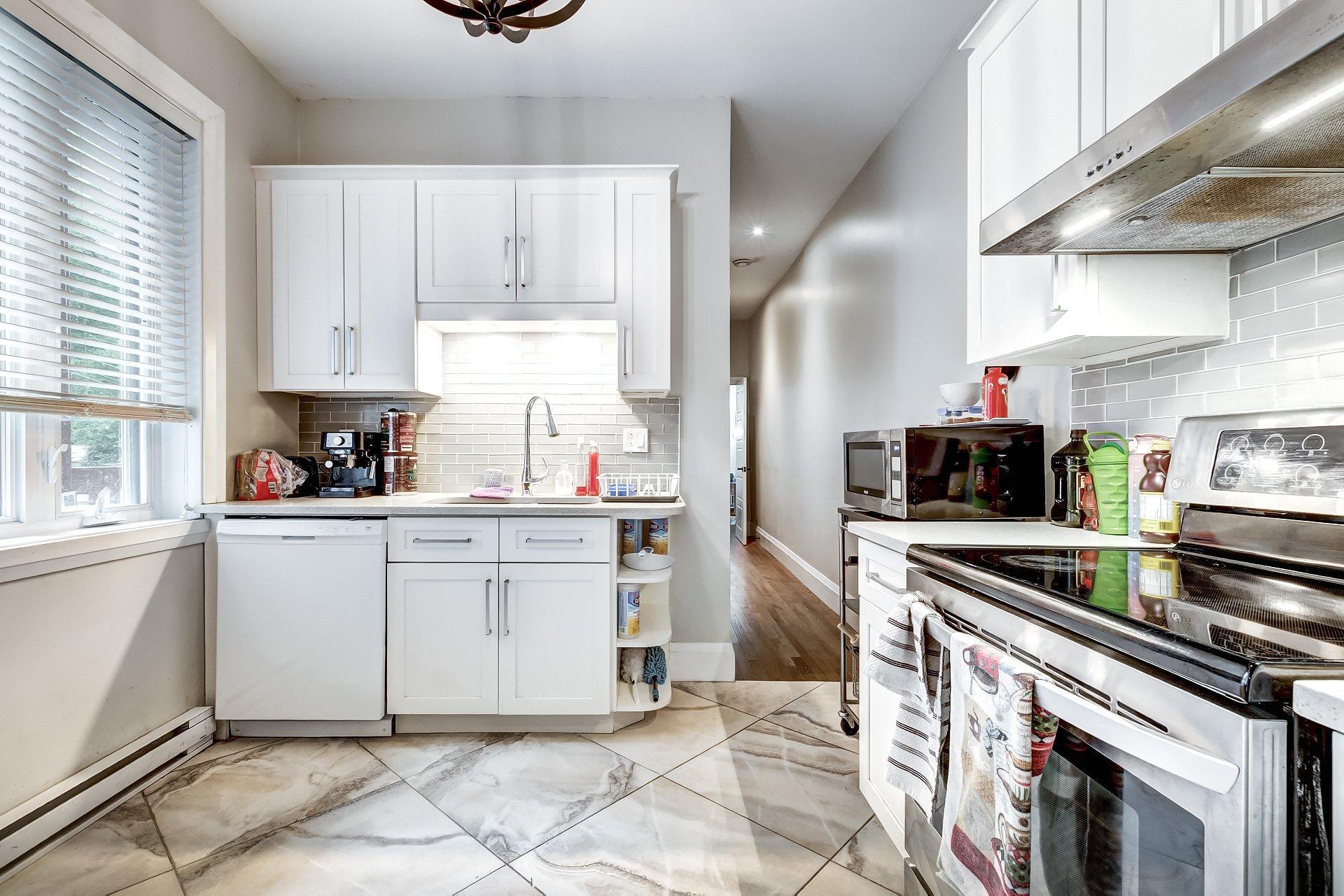 









2289

 - 2293


Rue Sheppard

,
Montréal (Ville-Marie),




QC
H2K3L1

