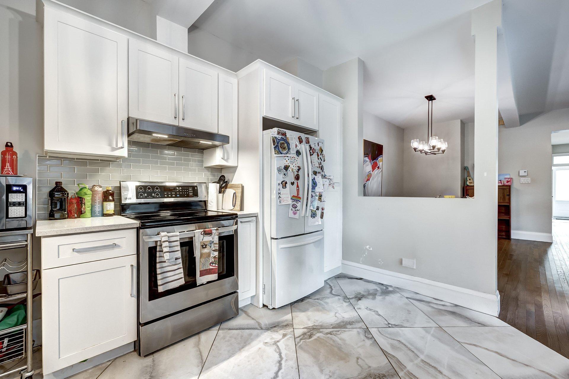 









2289

 - 2293


Rue Sheppard

,
Montréal (Ville-Marie),




QC
H2K3L1

