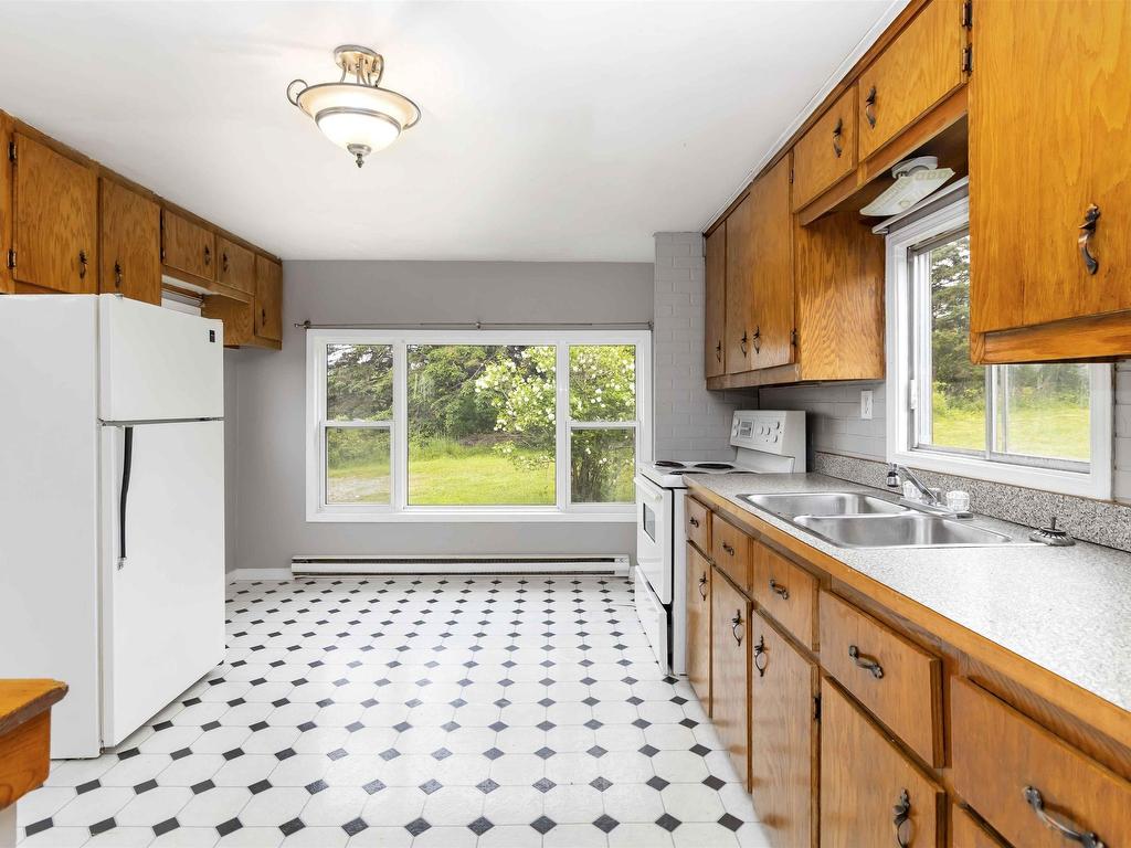 












994 East Chezzetcook Road

,
East Chezzetcook,




NS
B0J 2L0

