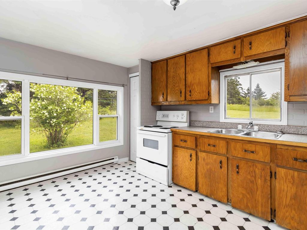 












994 East Chezzetcook Road

,
East Chezzetcook,




NS
B0J 2L0

