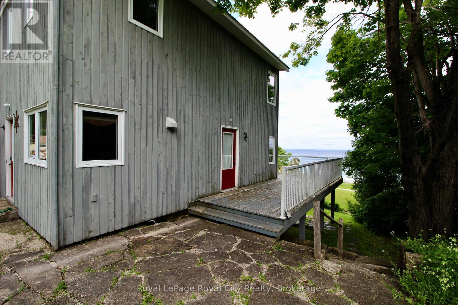 












14 DOCK LANE

,
Northern Bruce Peninsula,




Ontario
N0H1Z0

