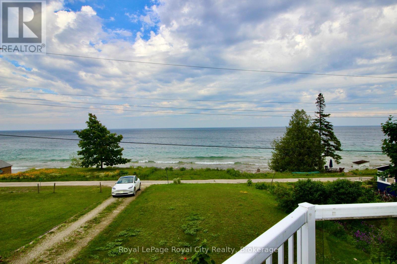 












14 DOCK LANE

,
Northern Bruce Peninsula,




Ontario
N0H1Z0


