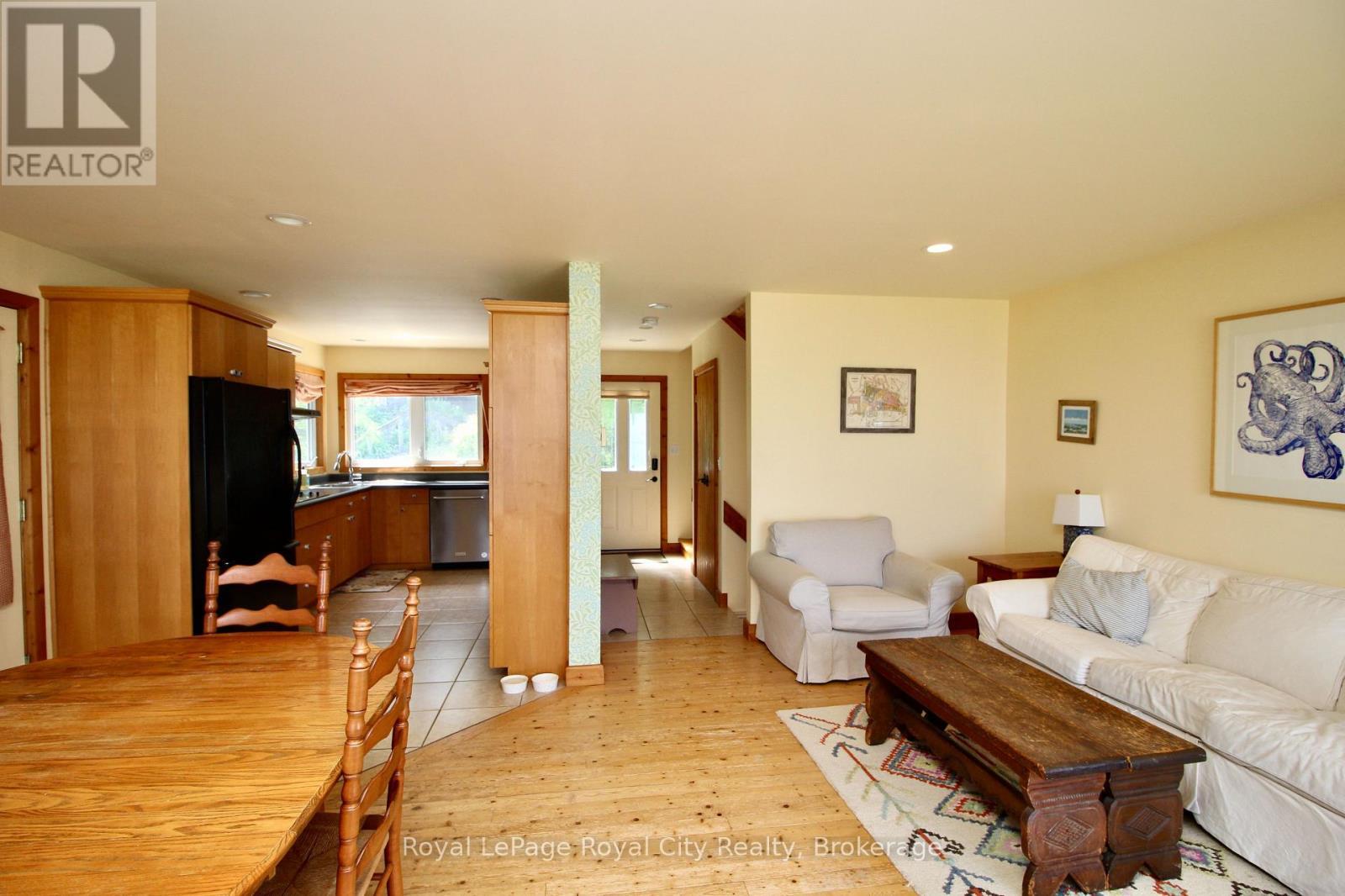 












14 DOCK LANE

,
Northern Bruce Peninsula,




Ontario
N0H1Z0

