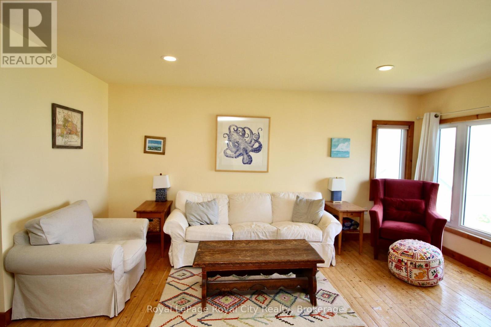 












14 DOCK LANE

,
Northern Bruce Peninsula,




Ontario
N0H1Z0

