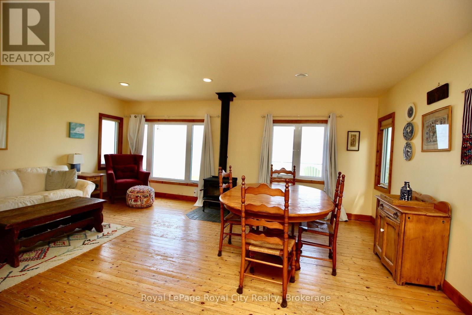 












14 DOCK LANE

,
Northern Bruce Peninsula,




Ontario
N0H1Z0

