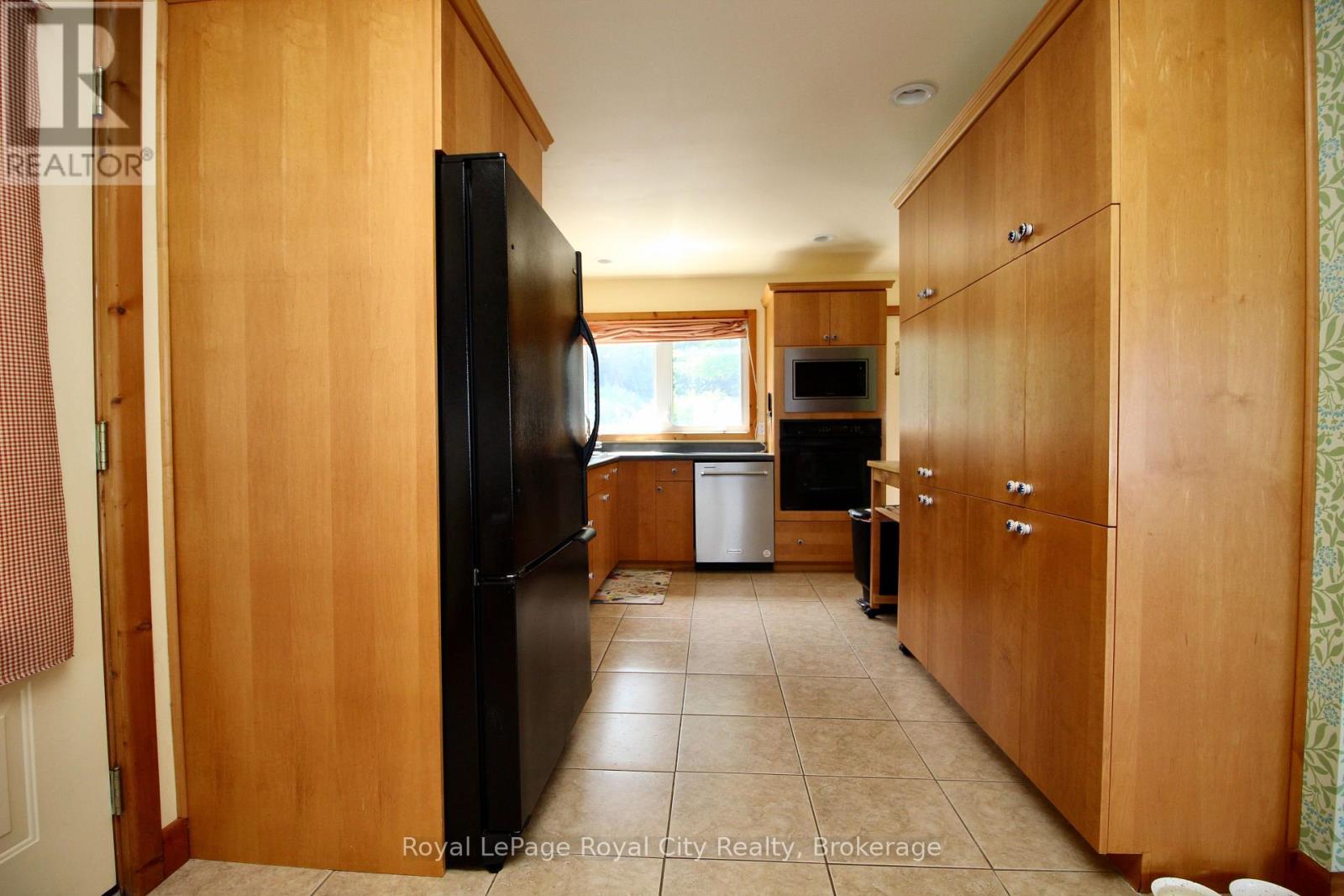 












14 DOCK LANE

,
Northern Bruce Peninsula,




Ontario
N0H1Z0

