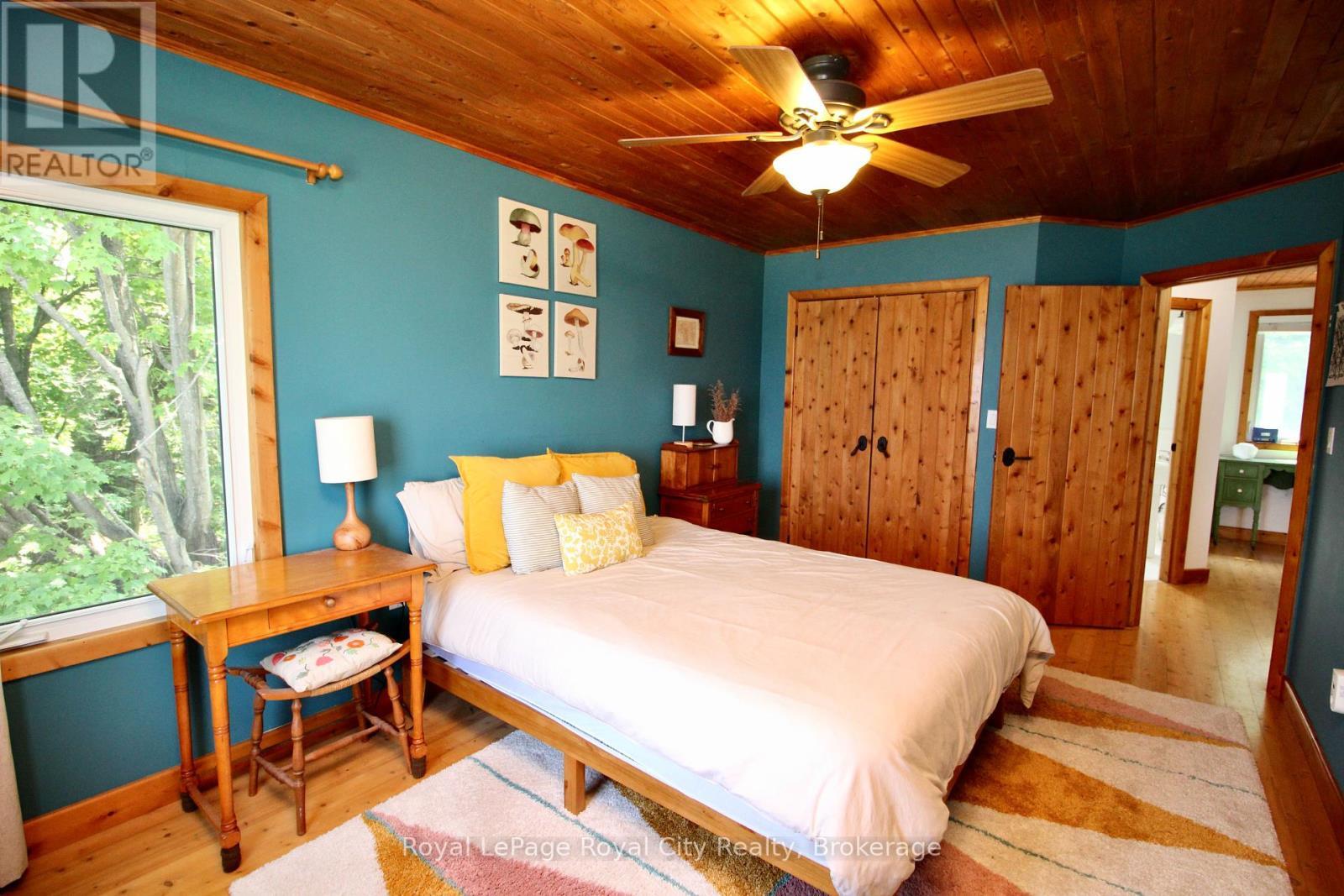 












14 DOCK LANE

,
Northern Bruce Peninsula,




Ontario
N0H1Z0

