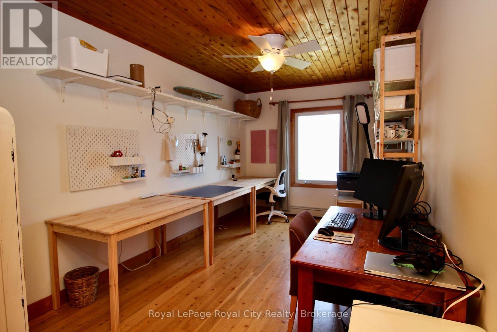












14 DOCK LANE

,
Northern Bruce Peninsula,




Ontario
N0H1Z0

