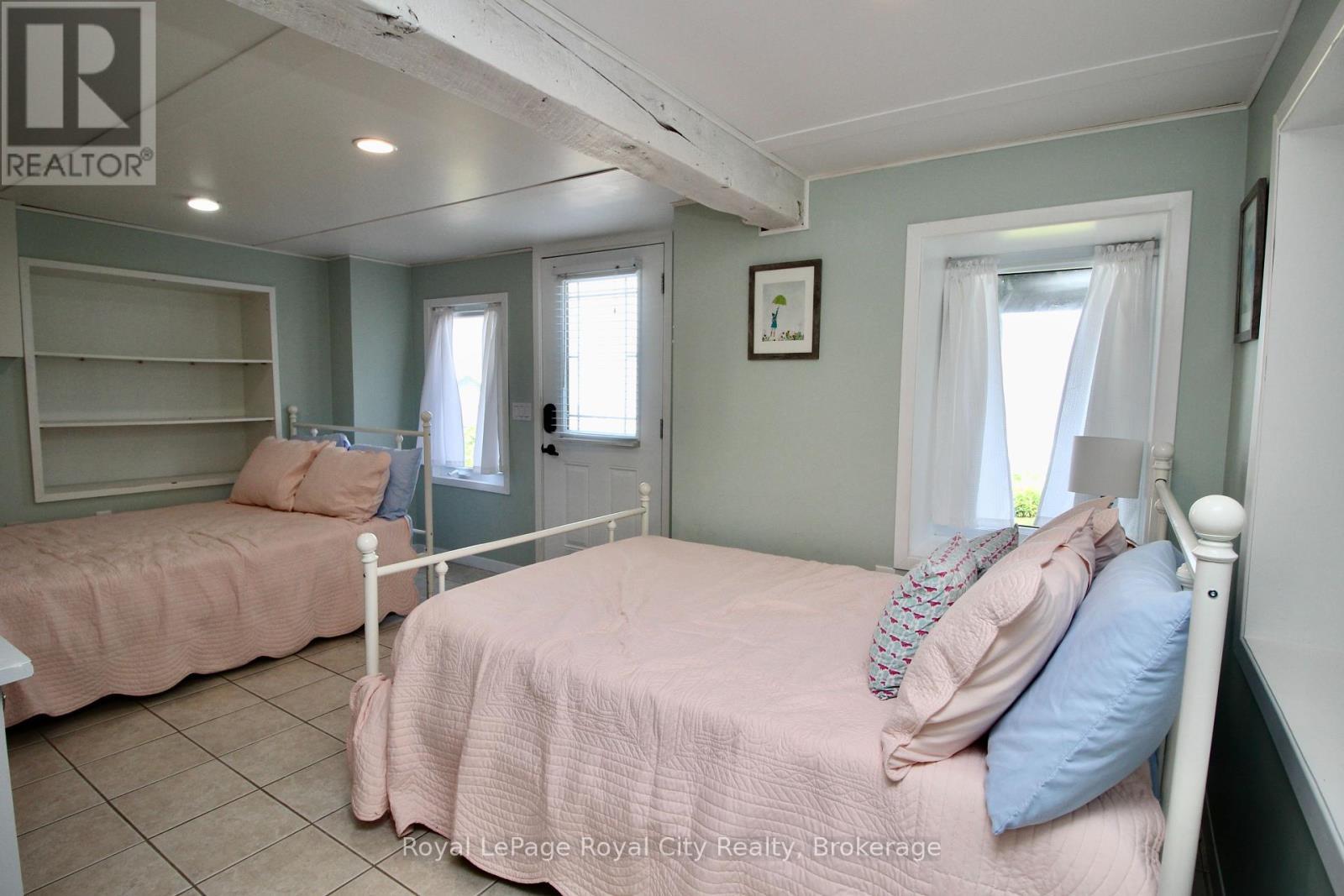 












14 DOCK LANE

,
Northern Bruce Peninsula,




Ontario
N0H1Z0

