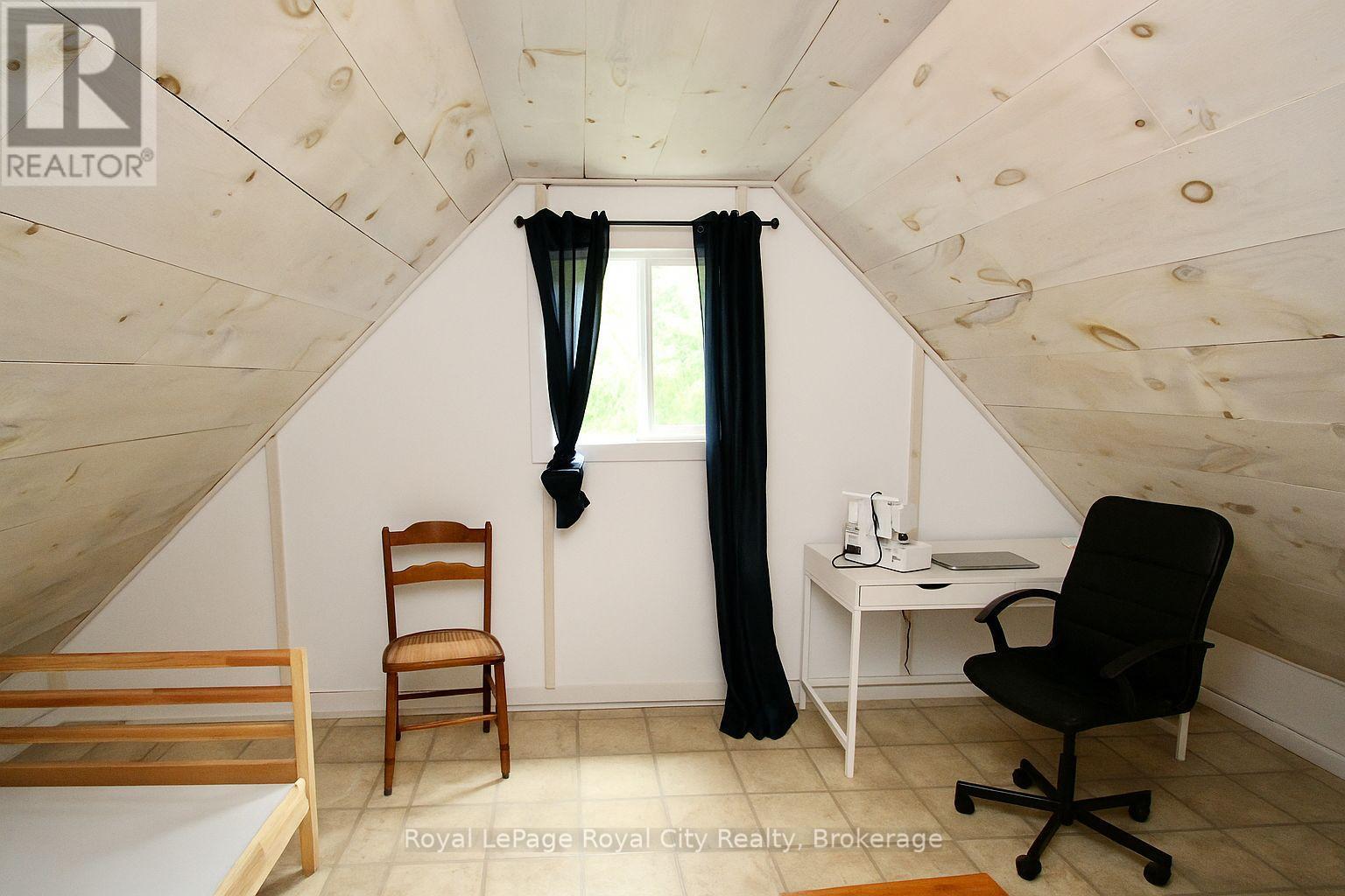 












14 DOCK LANE

,
Northern Bruce Peninsula,




Ontario
N0H1Z0

