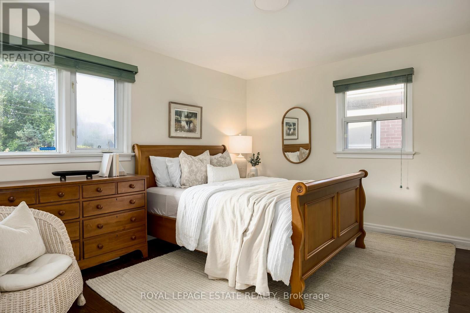 












44 CLIFFSIDE DRIVE

,
Toronto,




Ontario
M1N1L3

