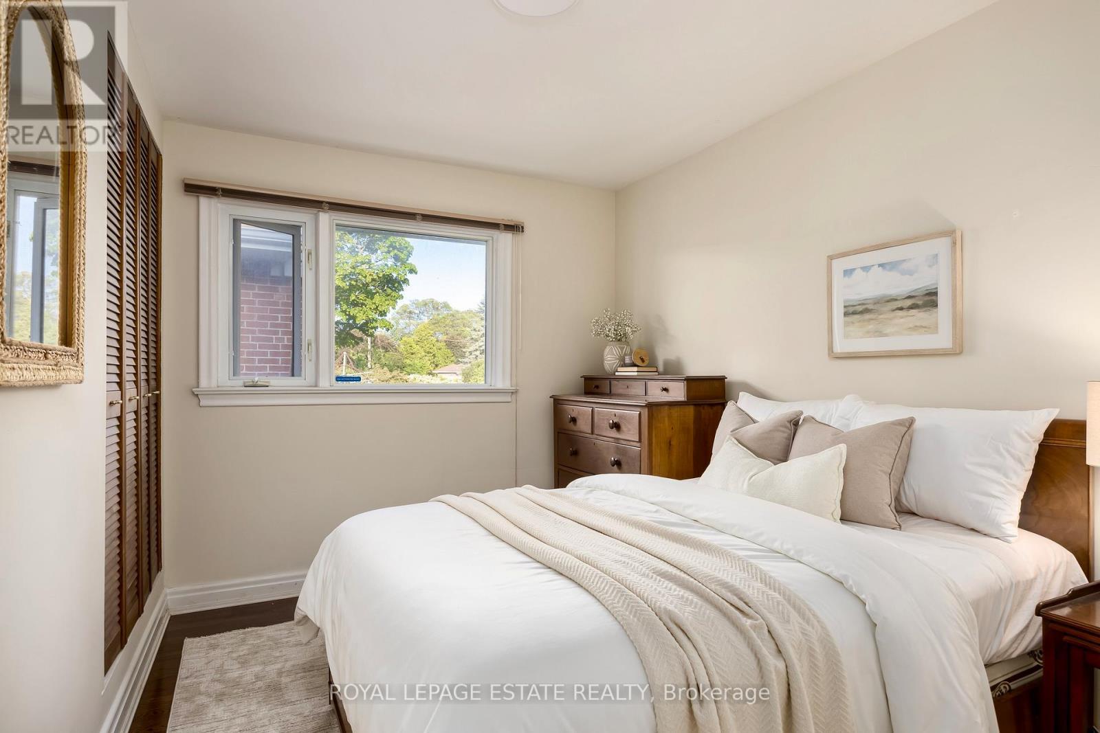 












44 CLIFFSIDE DRIVE

,
Toronto,




Ontario
M1N1L3

