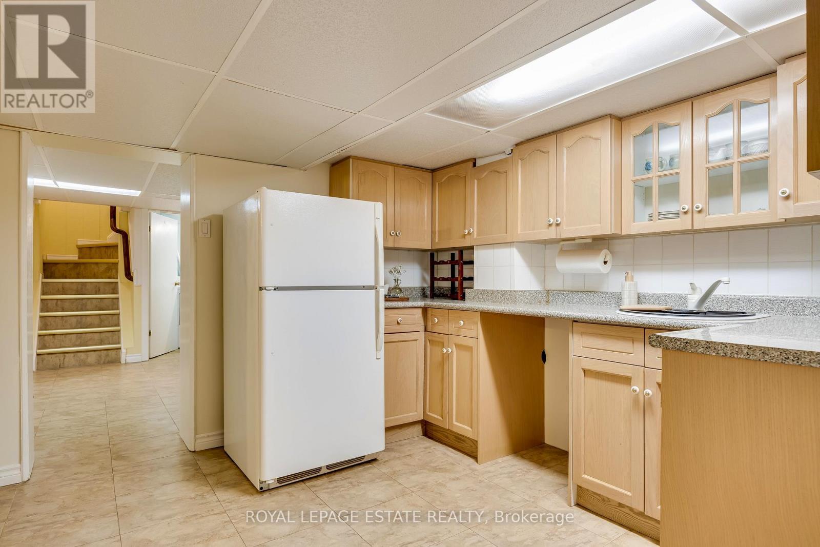 












44 CLIFFSIDE DRIVE

,
Toronto,




Ontario
M1N1L3

