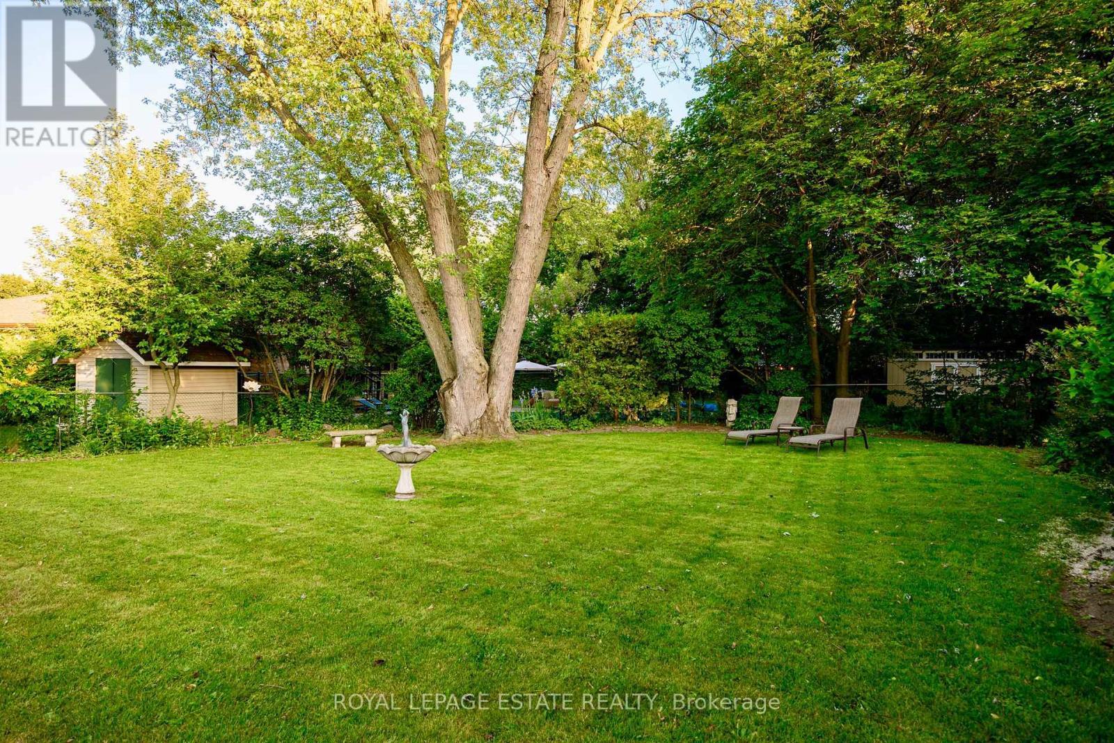 












44 CLIFFSIDE DRIVE

,
Toronto,




Ontario
M1N1L3

