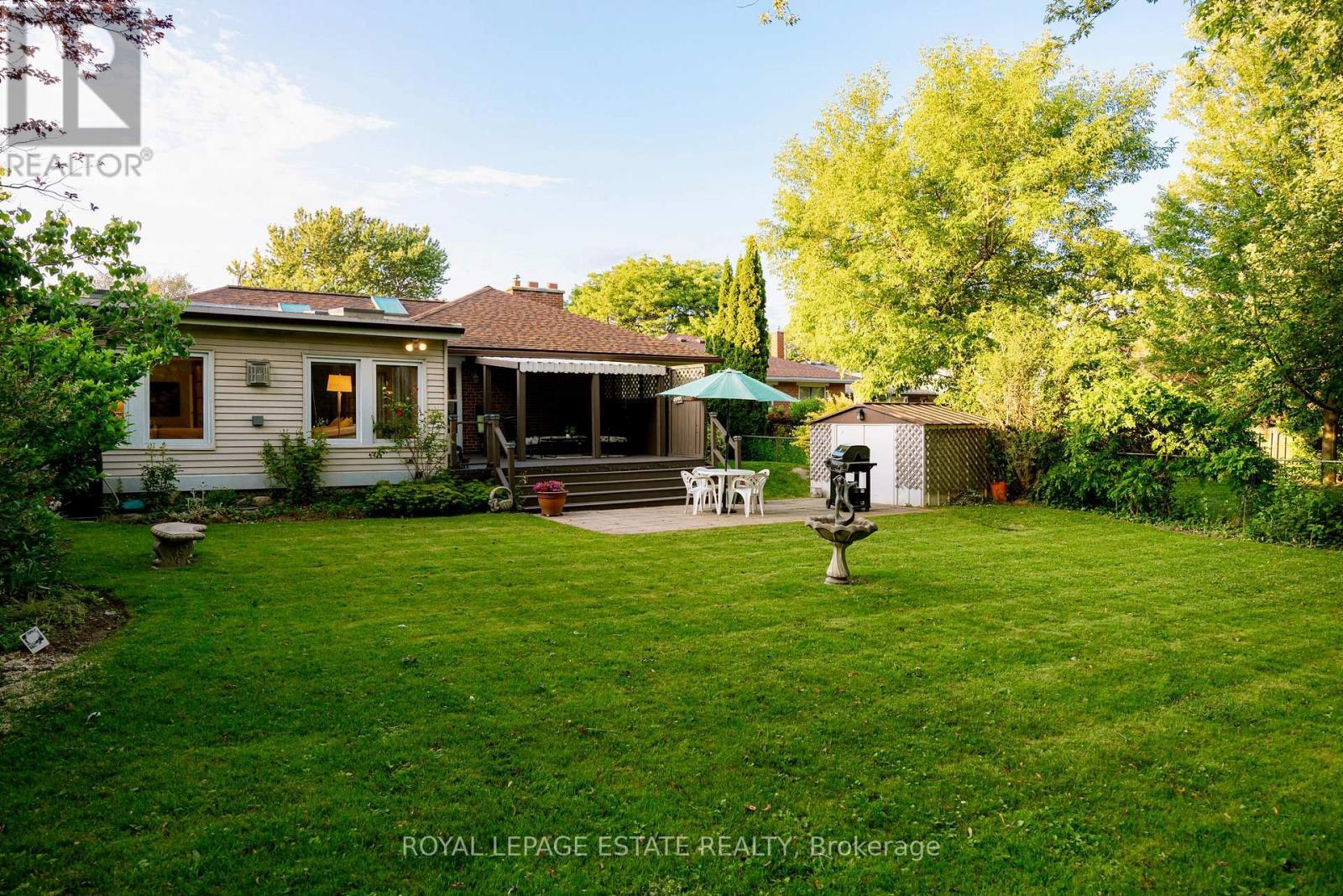 












44 CLIFFSIDE DRIVE

,
Toronto,




Ontario
M1N1L3

