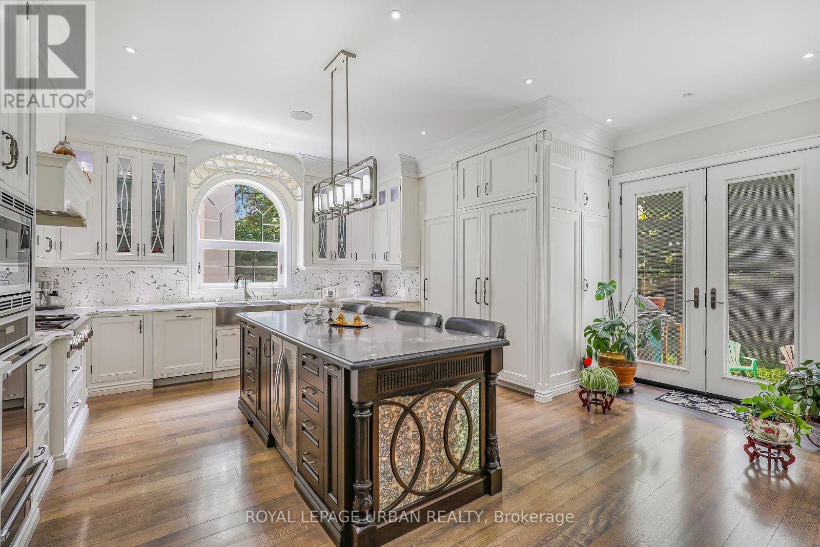 












8 DUNCOMBE BOULEVARD

,
Toronto,




Ontario
M1M3A5

