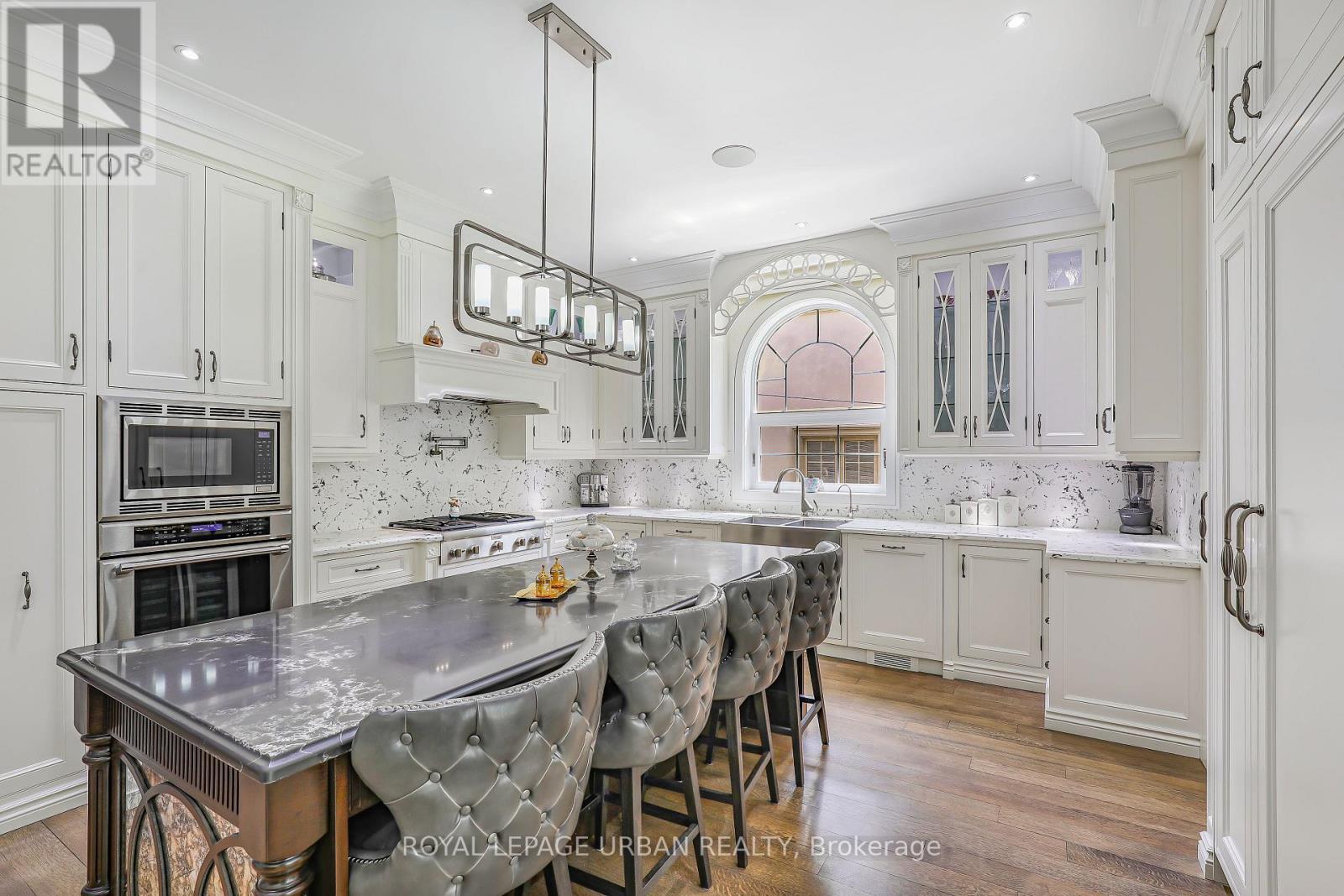 












8 DUNCOMBE BOULEVARD

,
Toronto,




Ontario
M1M3A5

