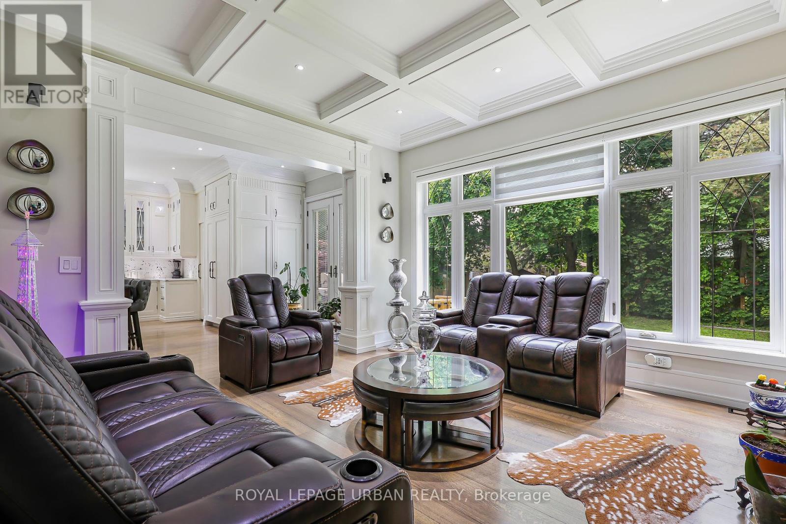 












8 DUNCOMBE BOULEVARD

,
Toronto,




Ontario
M1M3A5

