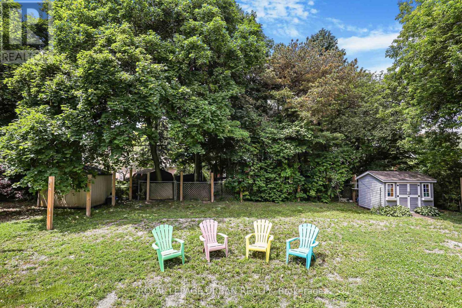 












8 DUNCOMBE BOULEVARD

,
Toronto,




Ontario
M1M3A5

