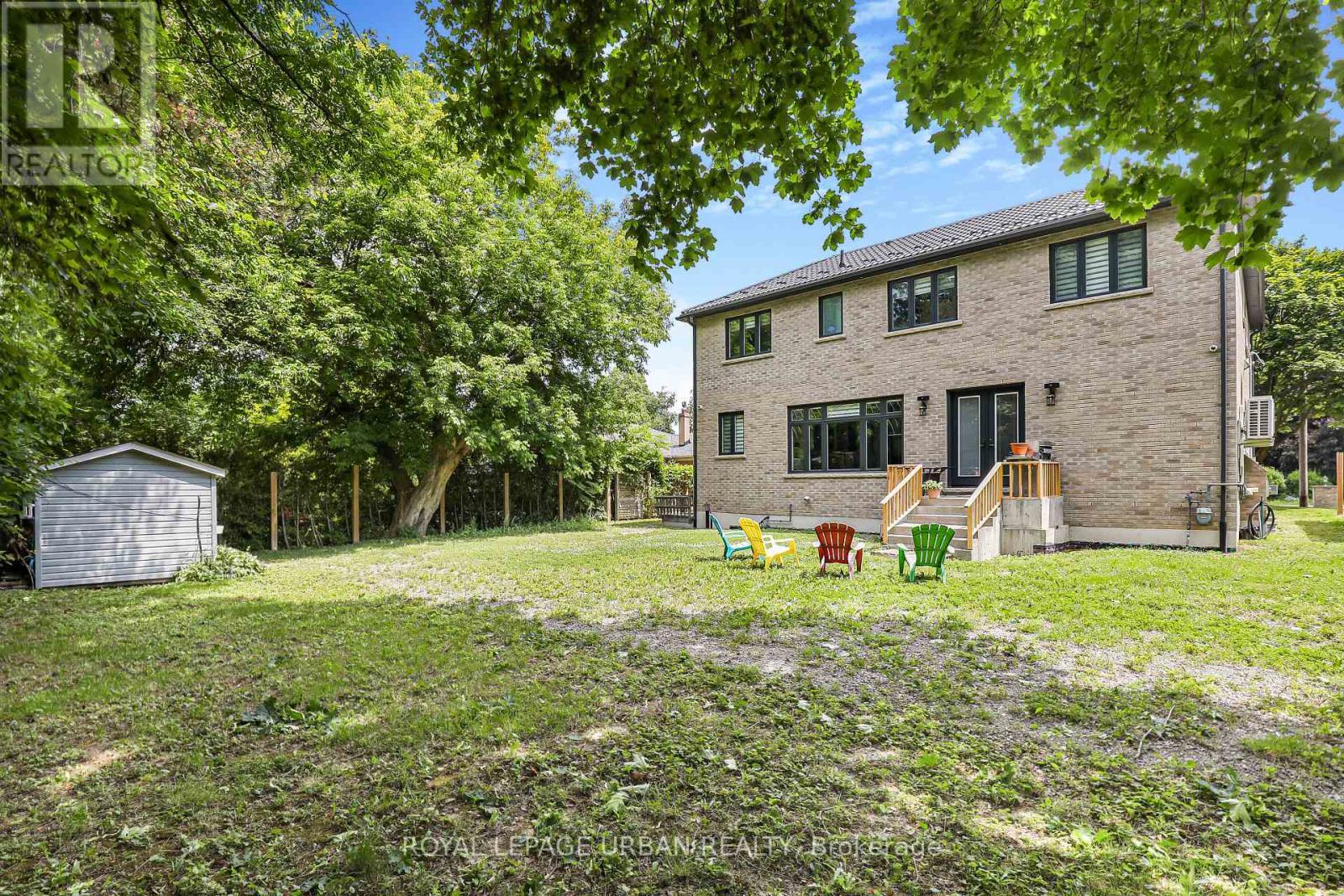 












8 DUNCOMBE BOULEVARD

,
Toronto,




Ontario
M1M3A5

