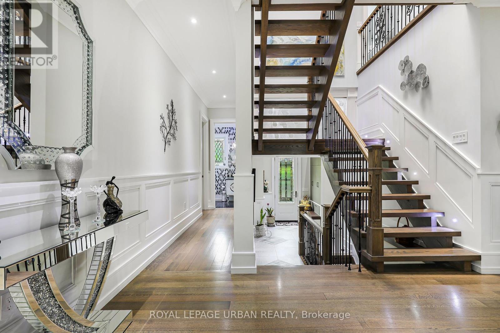 












8 DUNCOMBE BOULEVARD

,
Toronto,




Ontario
M1M3A5

