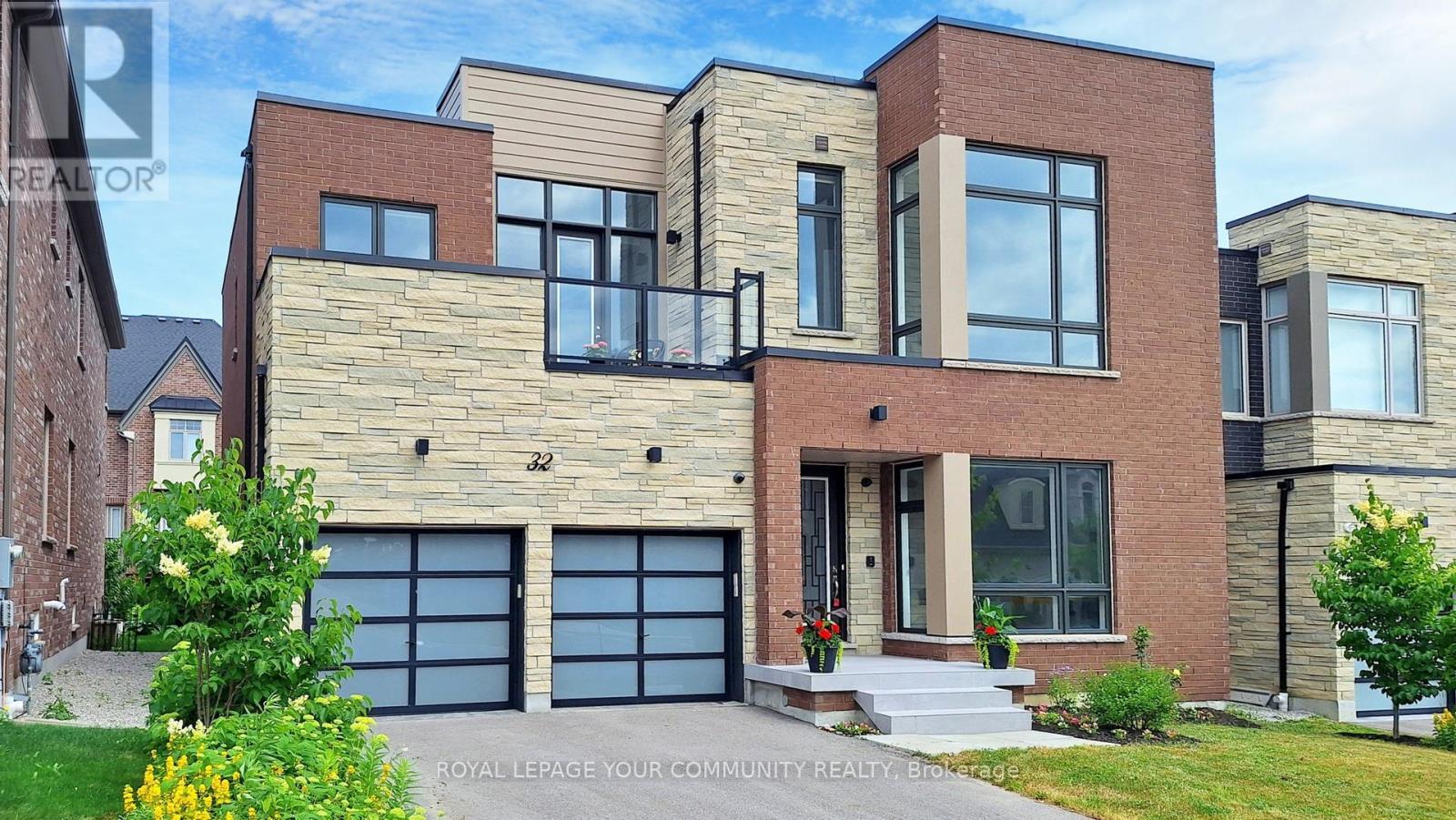 












32 CONGER STREET

,
Vaughan,




Ontario
L6A1S2

