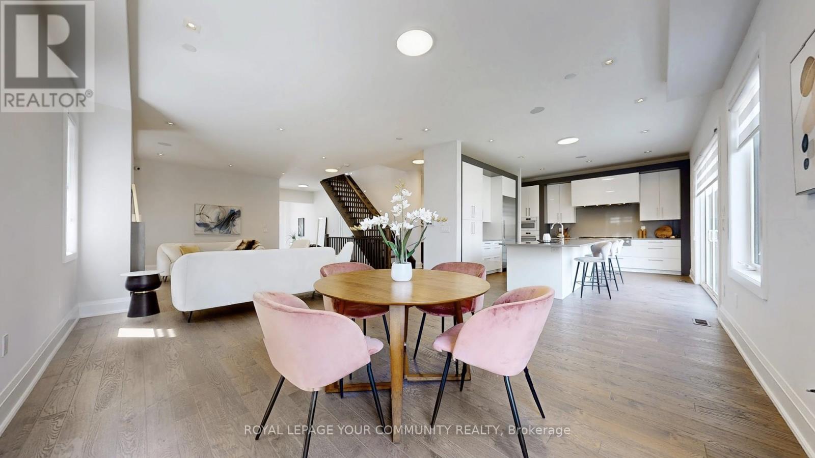 












32 CONGER STREET

,
Vaughan,




Ontario
L6A1S2

