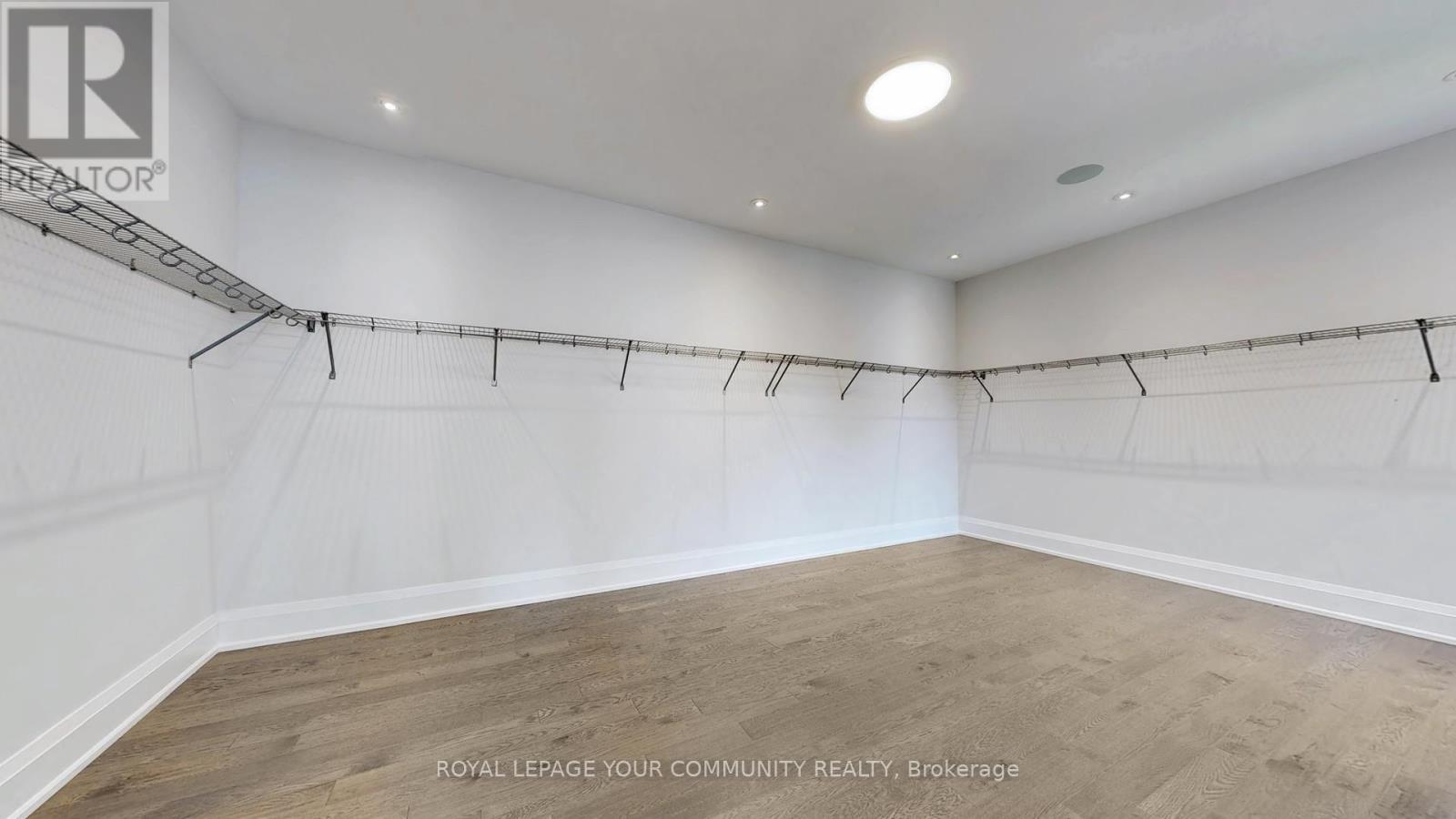 












32 CONGER STREET

,
Vaughan,




Ontario
L6A1S2

