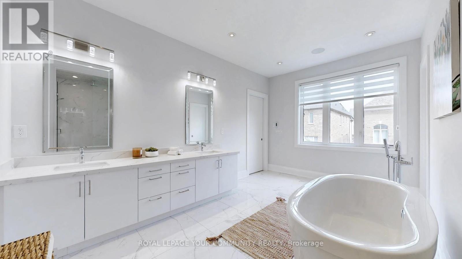 












32 CONGER STREET

,
Vaughan,




Ontario
L6A1S2

