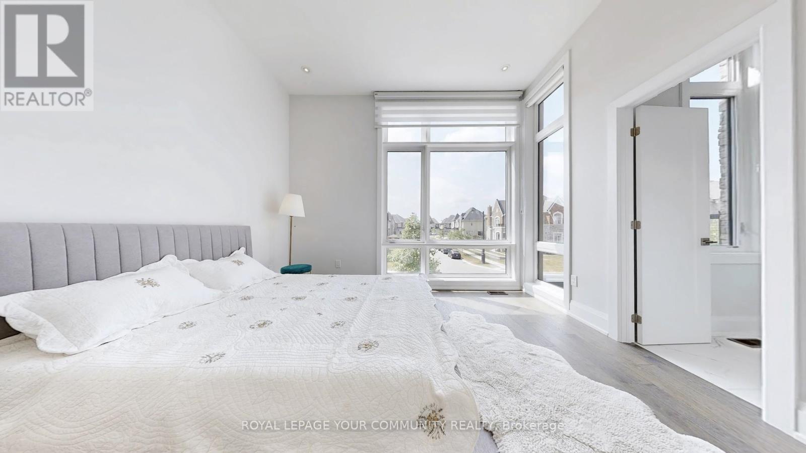 












32 CONGER STREET

,
Vaughan,




Ontario
L6A1S2

