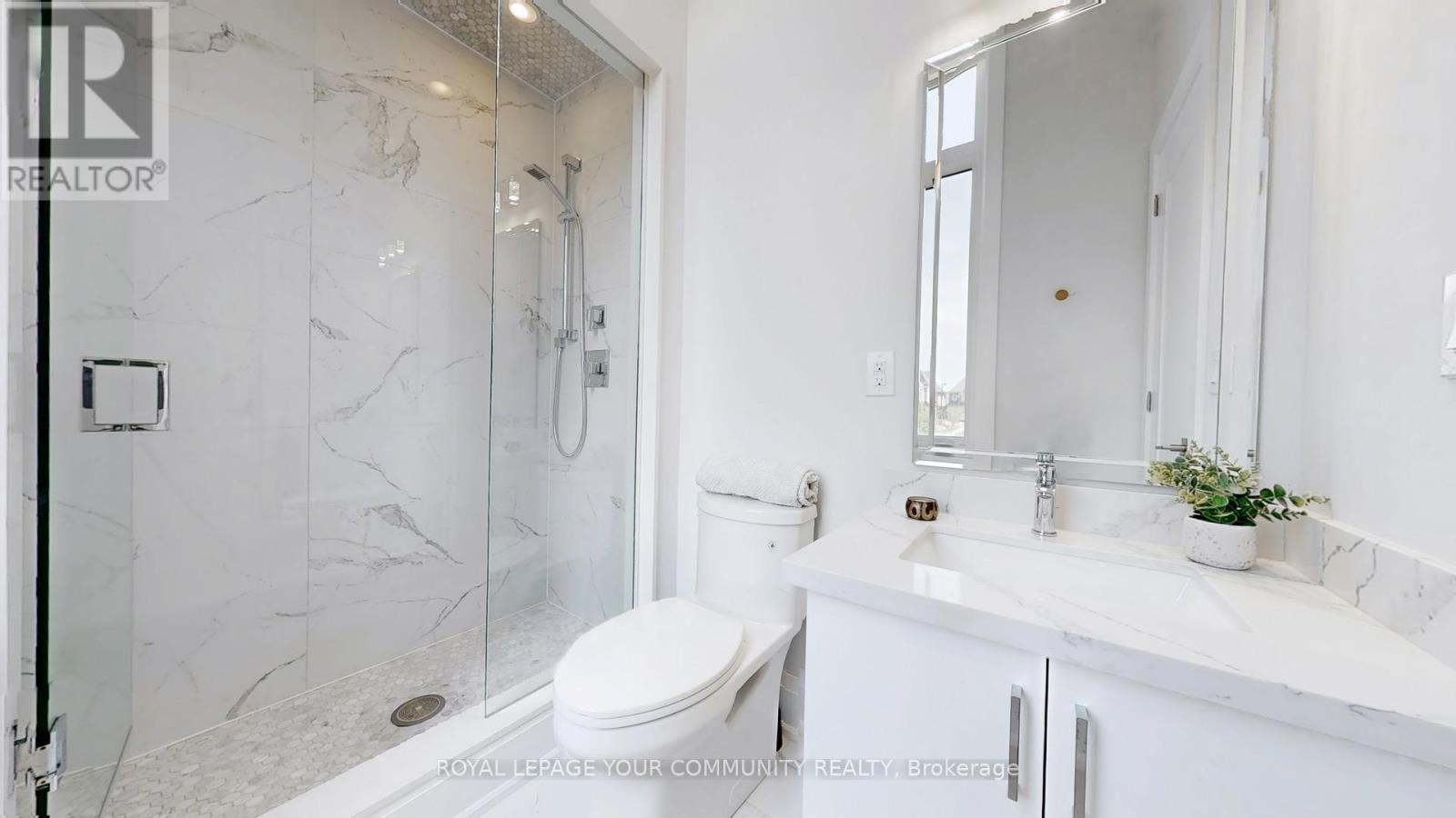 












32 CONGER STREET

,
Vaughan,




Ontario
L6A1S2

