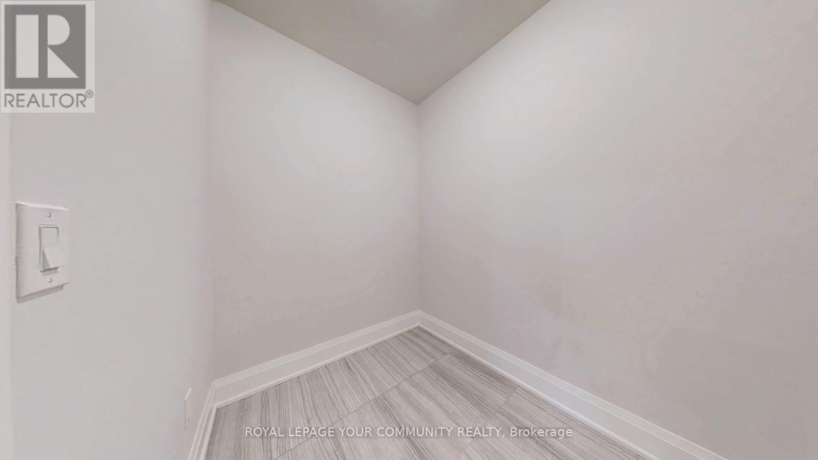 












32 CONGER STREET

,
Vaughan,




Ontario
L6A1S2

