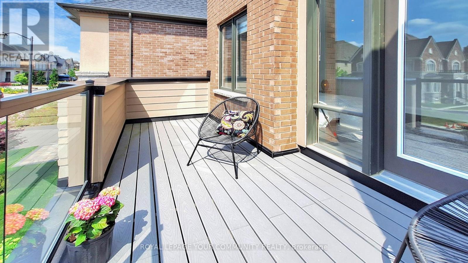 












32 CONGER STREET

,
Vaughan,




Ontario
L6A1S2


