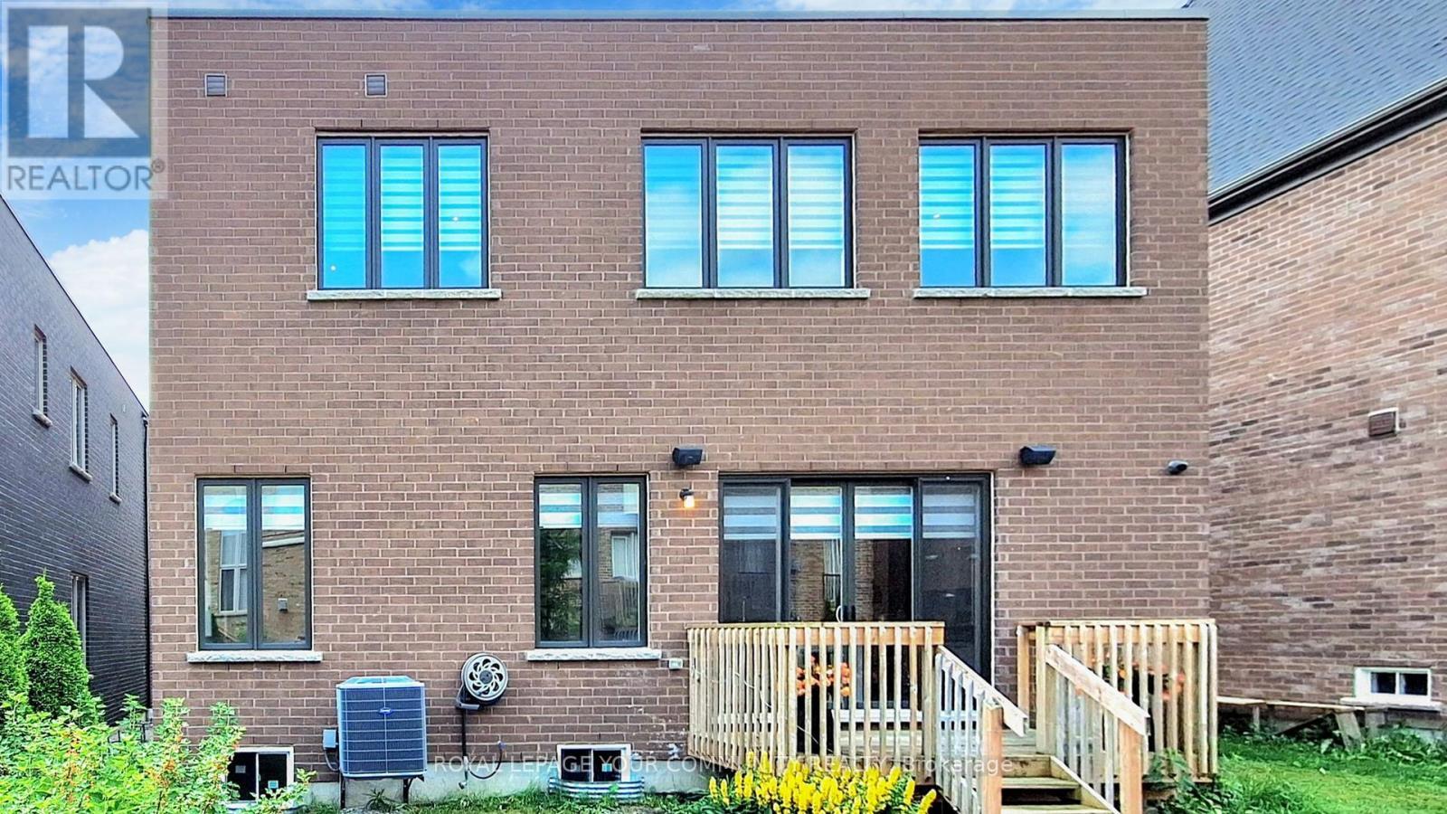 












32 CONGER STREET

,
Vaughan,




Ontario
L6A1S2

